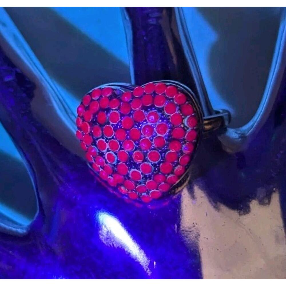 Rare Gold Tone Red Puff Heart Rhinestone Jessica Simpson Ring Glows Chunky Large